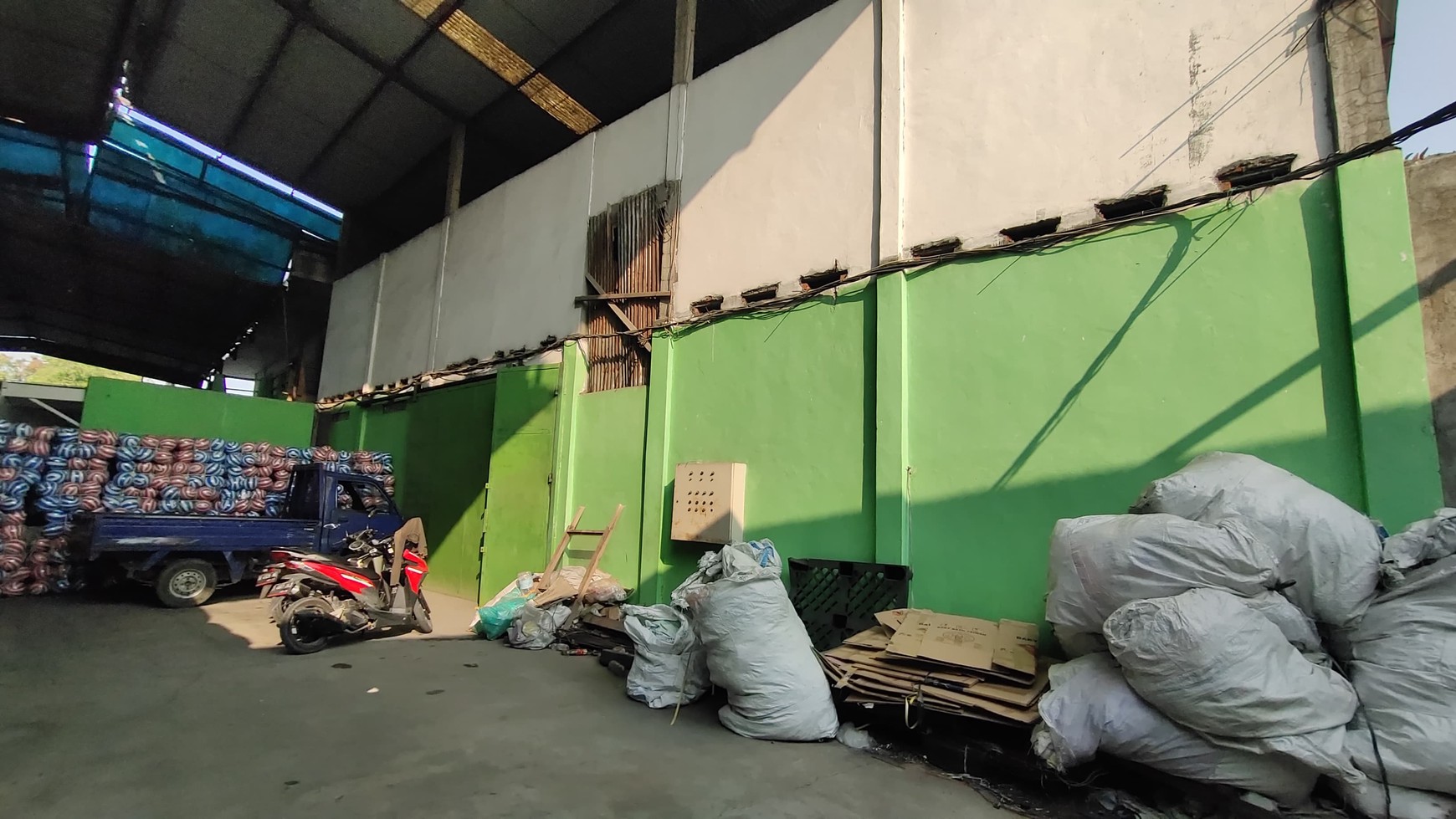 Rumah 2 Lantai, Gudang & Kantor di Prambon Sidoarjo SHM, Nego Deal!