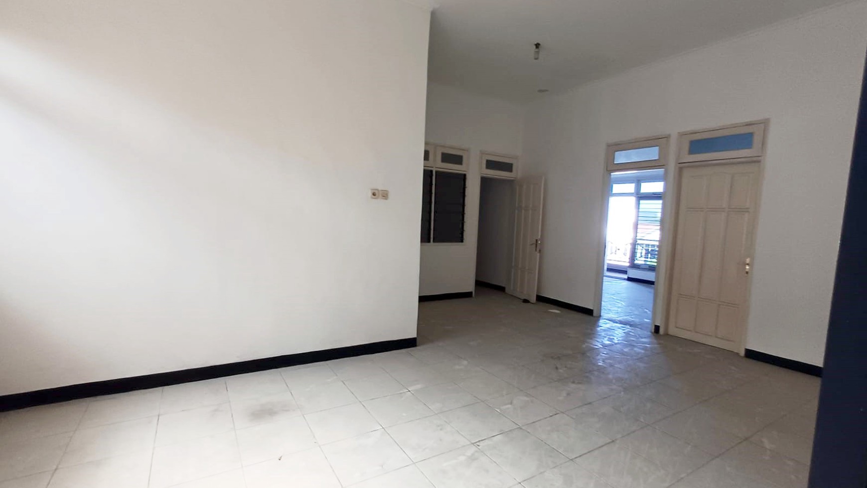 Rumah Hitung Tanah Area Cipete