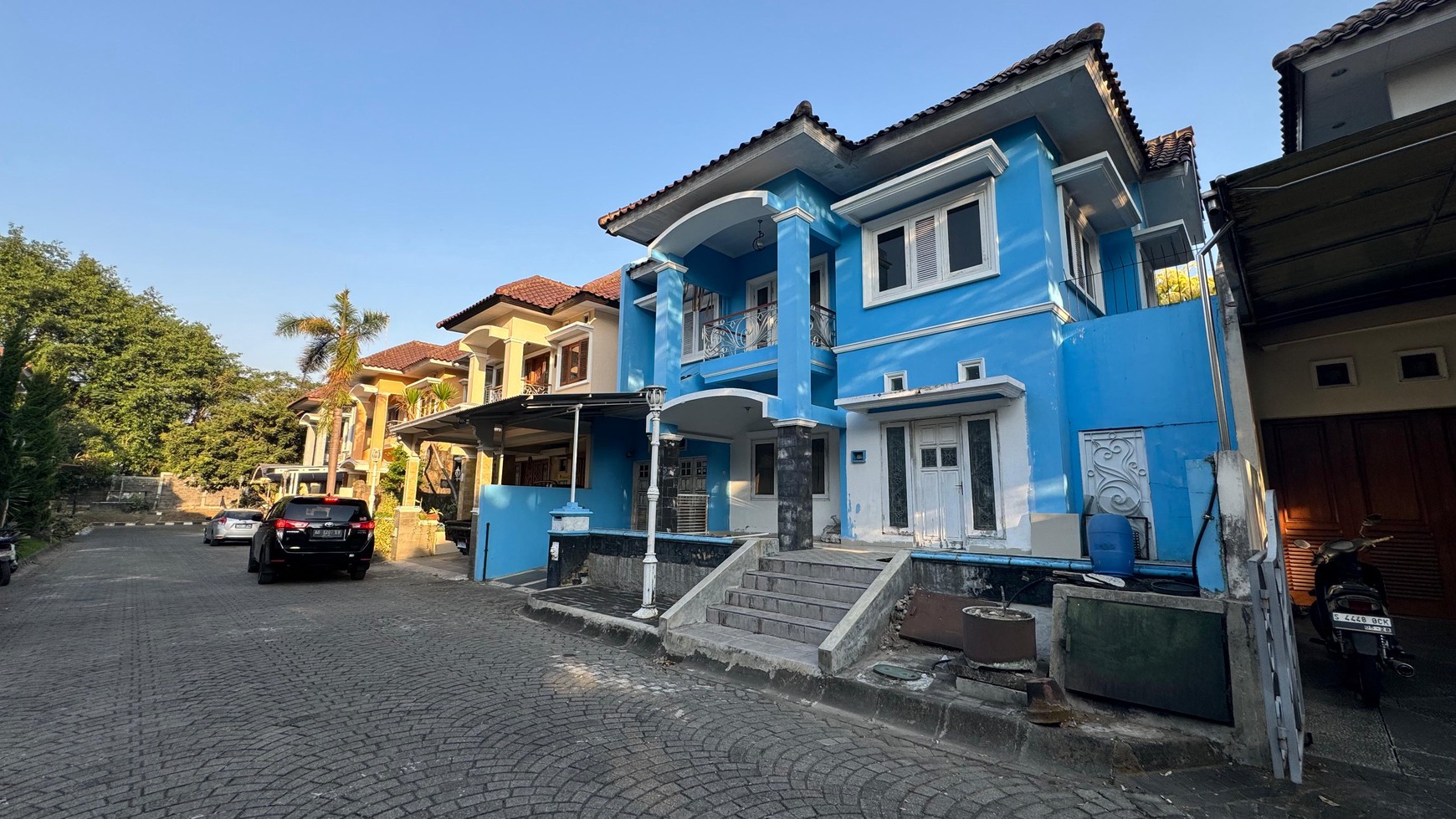 Rumah 2 Lantai Dalam Perum Tirtasani Trihanggo Gamping Sleman 