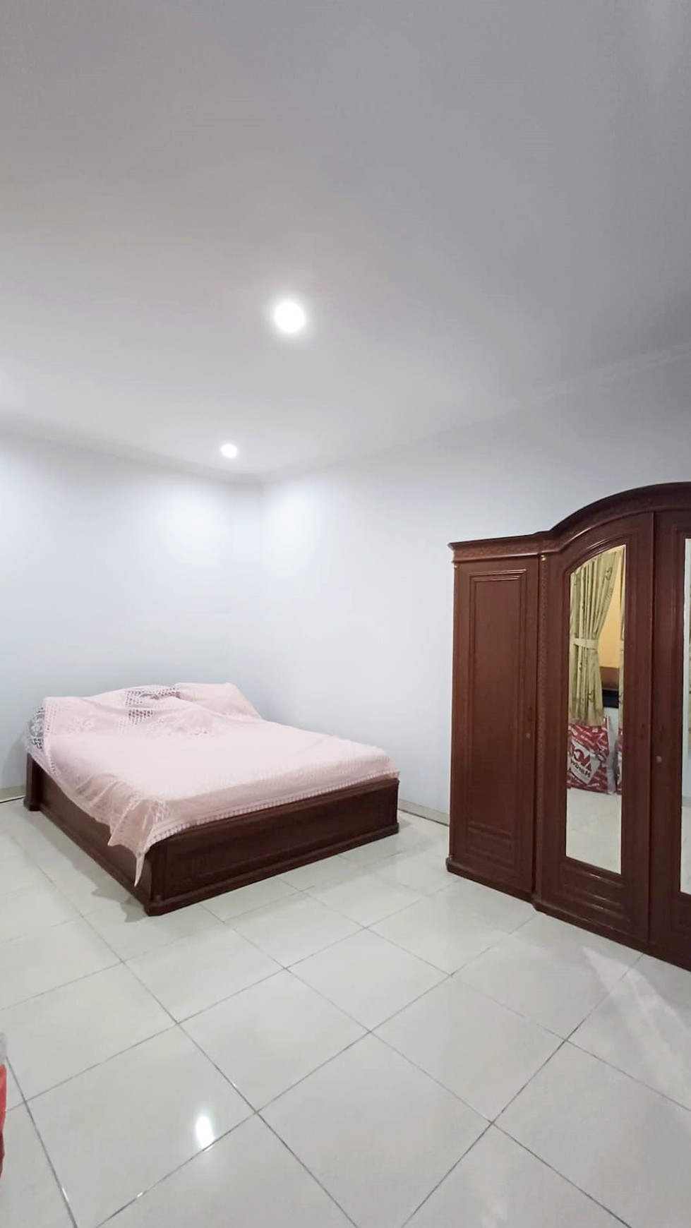 Rumah Mewah di Nginden Intan Barat Surabaya Timur, Furnished, Hook/Pojokan, Siap Huni