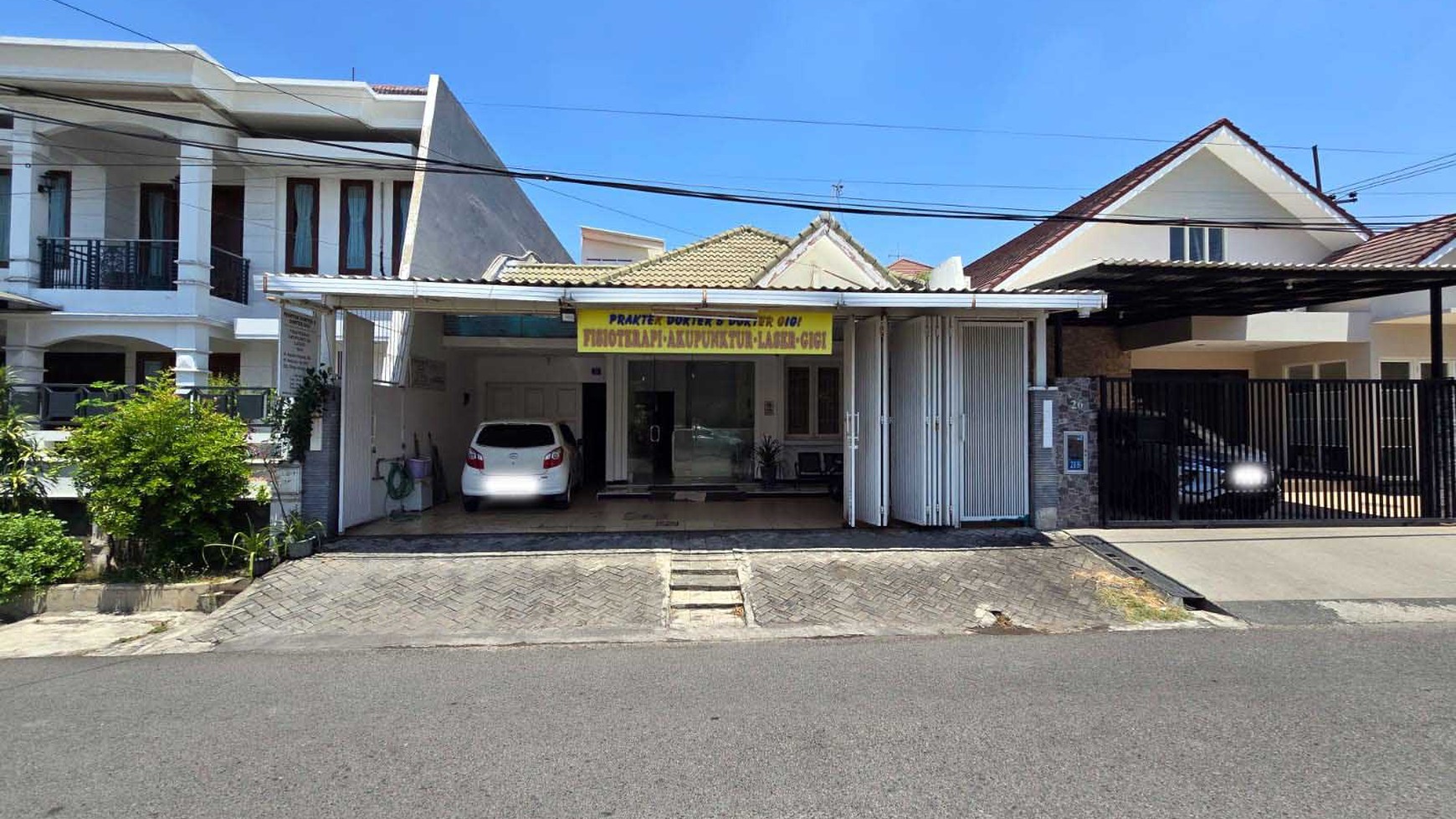 Rumah di Pucang Anom Timur Surabaya Timur, 2 Lantai, Row Jalan depan lebar, Cocok untuk usaha/Kantor/Klinik..!!!