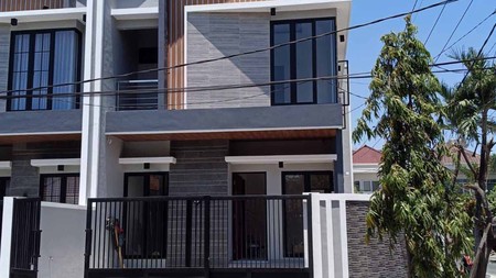 Rumah Baru Gress di Sutorejo Prima Selatan Surabaya Timur, Minimalis, 2 Lantai, Hook/Pojokan, Semi Furnished