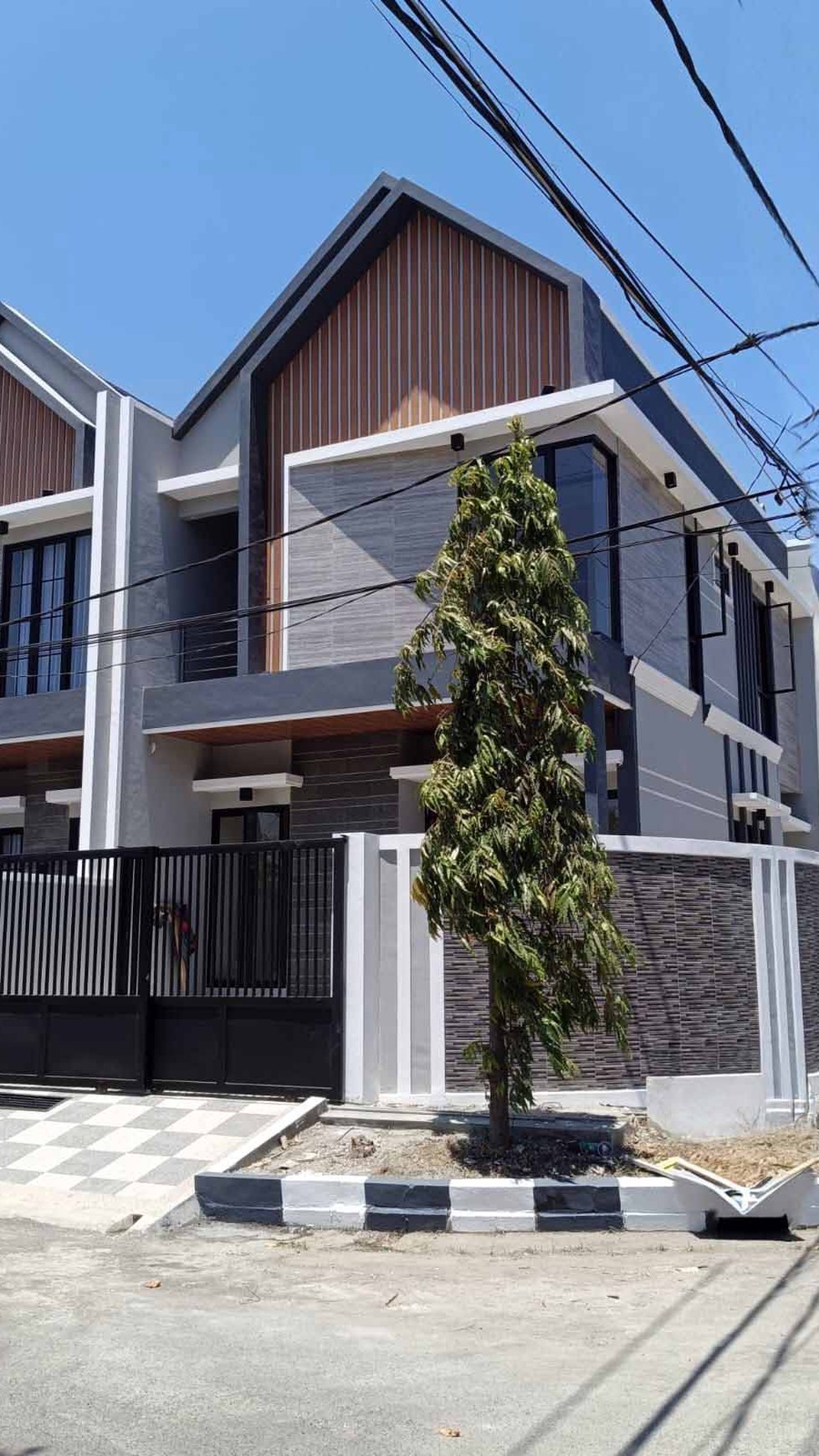 Rumah Baru Gress di Sutorejo Prima Selatan Surabaya Timur, Minimalis, 2 Lantai, Hook/Pojokan, Semi Furnished