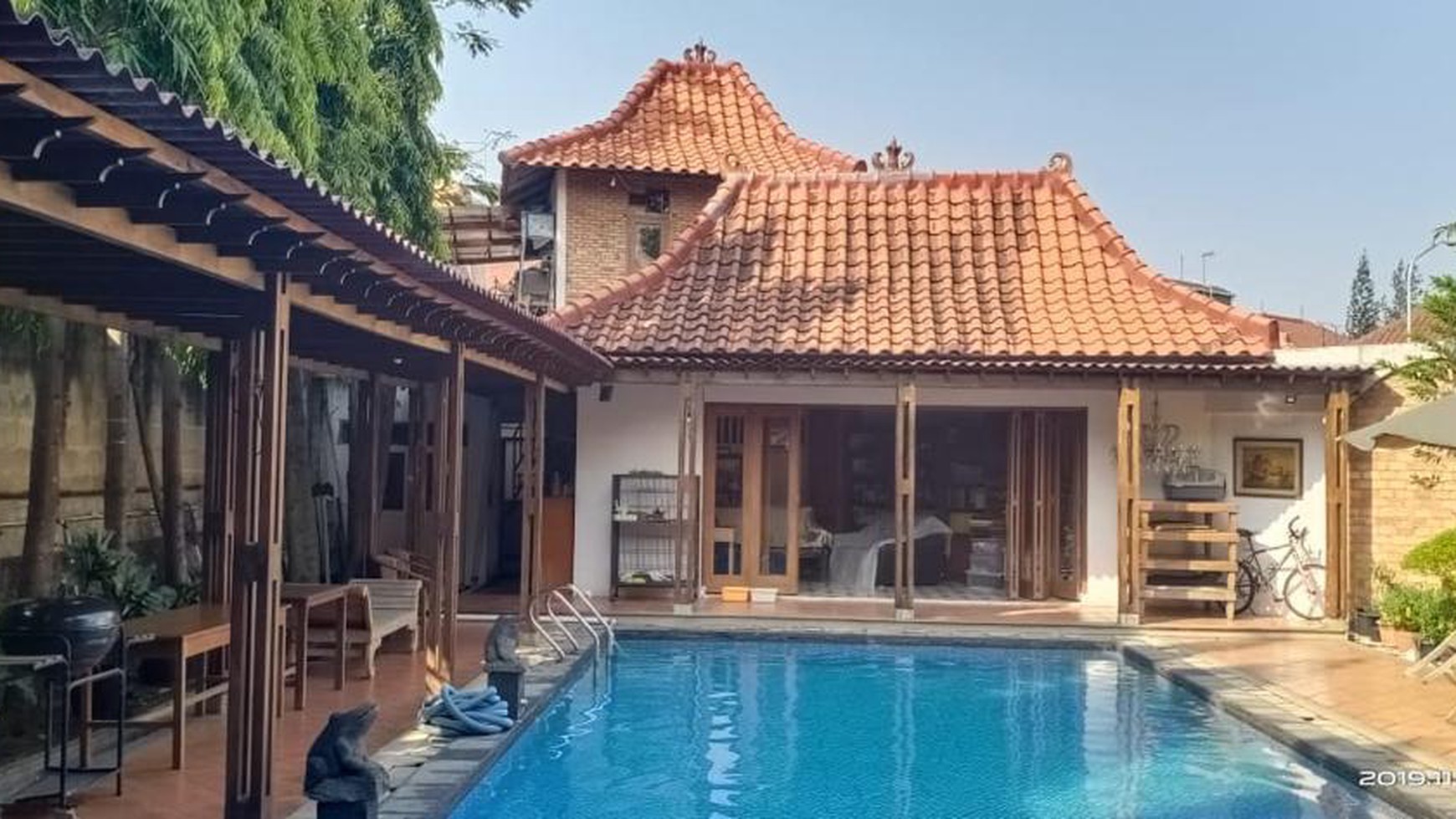 Rumah Cantik, Luxury, dengan Private Swimming Pool, dalam Cluster di Bintaro Sektor 9.