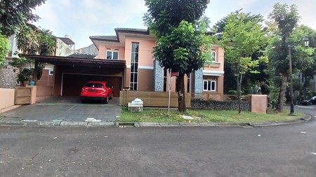 Rumah Hoek, Besar, Bagus, Murah dalam cluster ada Club House Sektor 9 Bintaro