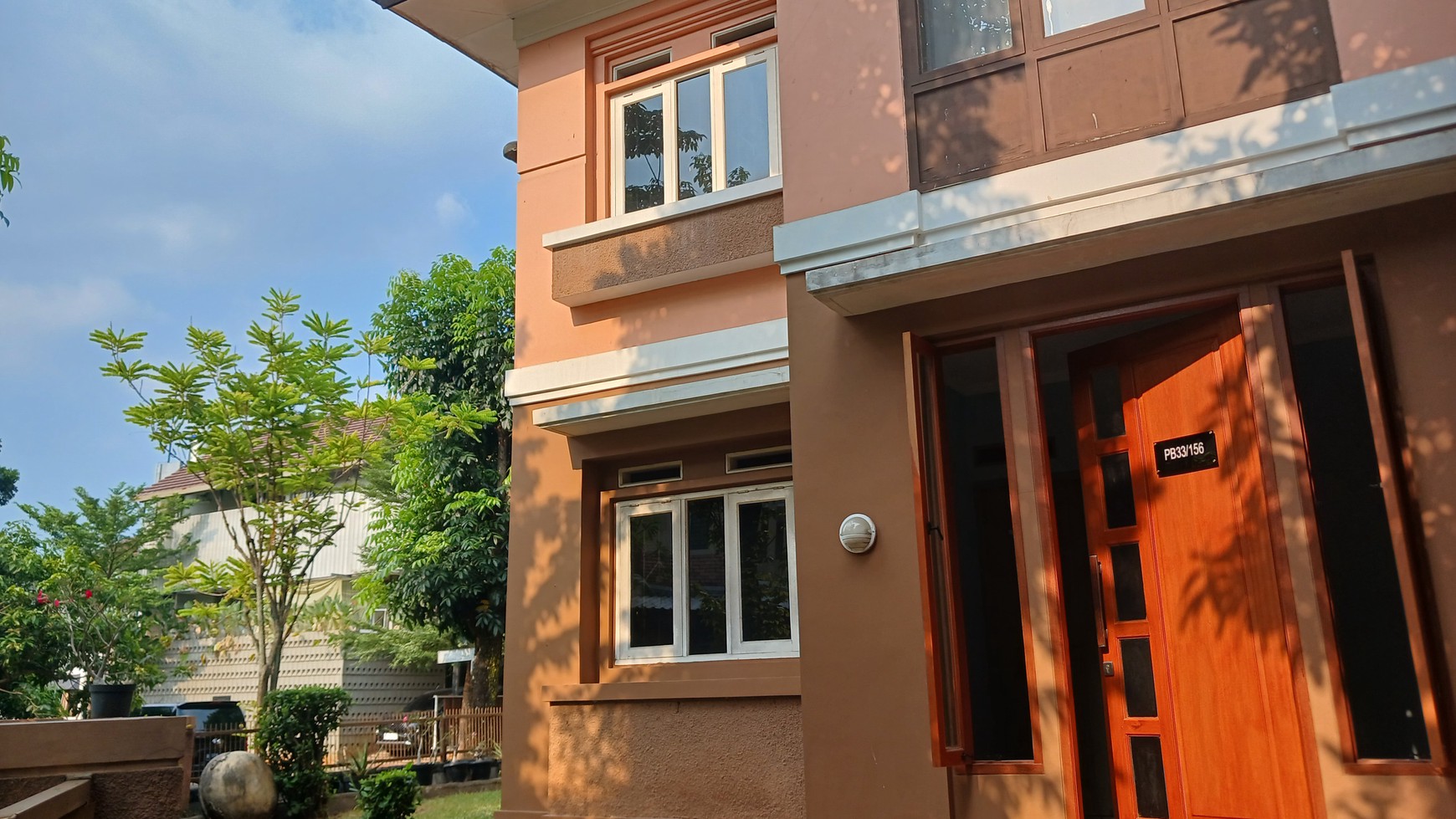 Rumah Hoek, Besar, Bagus, Murah dalam cluster ada Club House Sektor 9 Bintaro