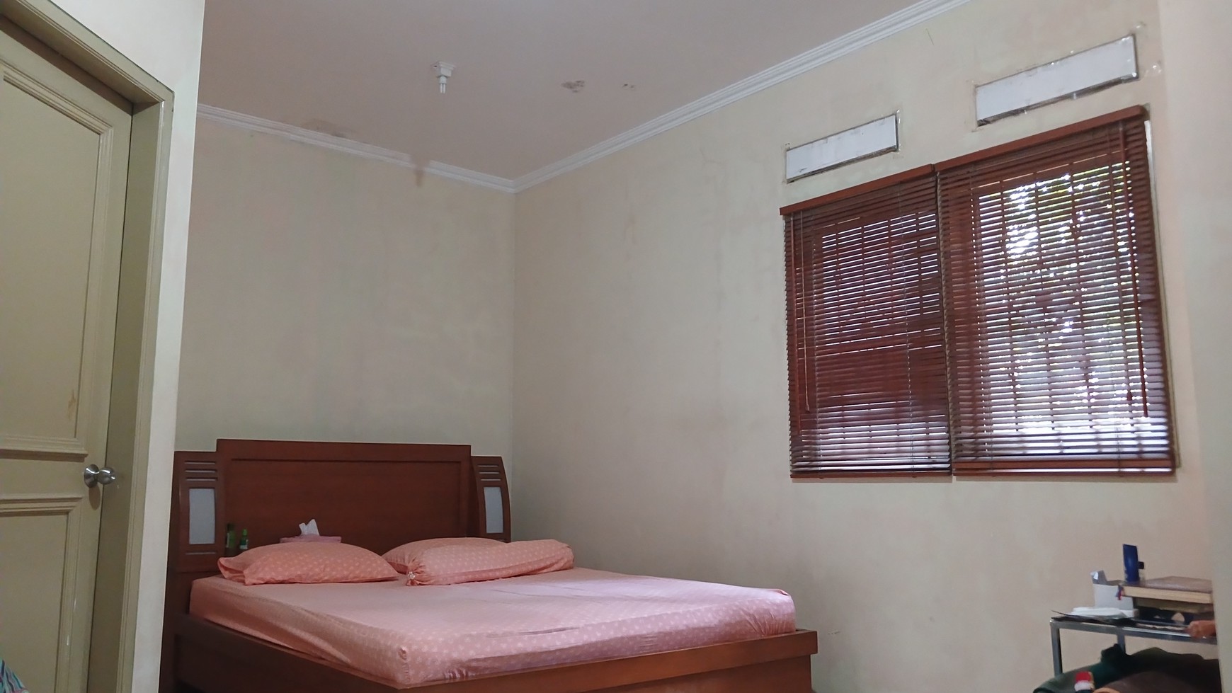 Rumah Hoek, Besar, Bagus, Murah dalam cluster ada Club House Sektor 9 Bintaro