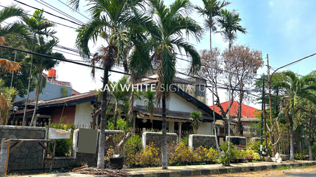 Dijual Rumah Lama Posisi Hook Jalan Utama Jl Kayu Putih Selatan