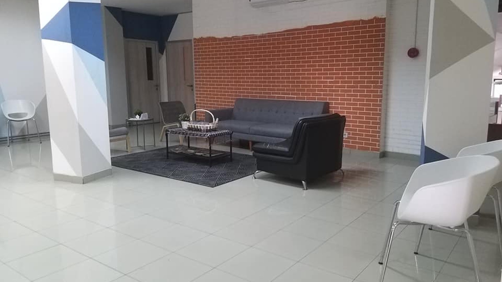 Rumah Kantor 3,5 Lantai di Jalan Asem Baris Raya