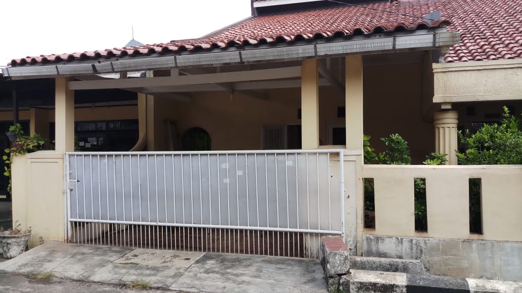 Rumah Bagus Siap Huni di Perumahan Ambarapura Pondok Gede