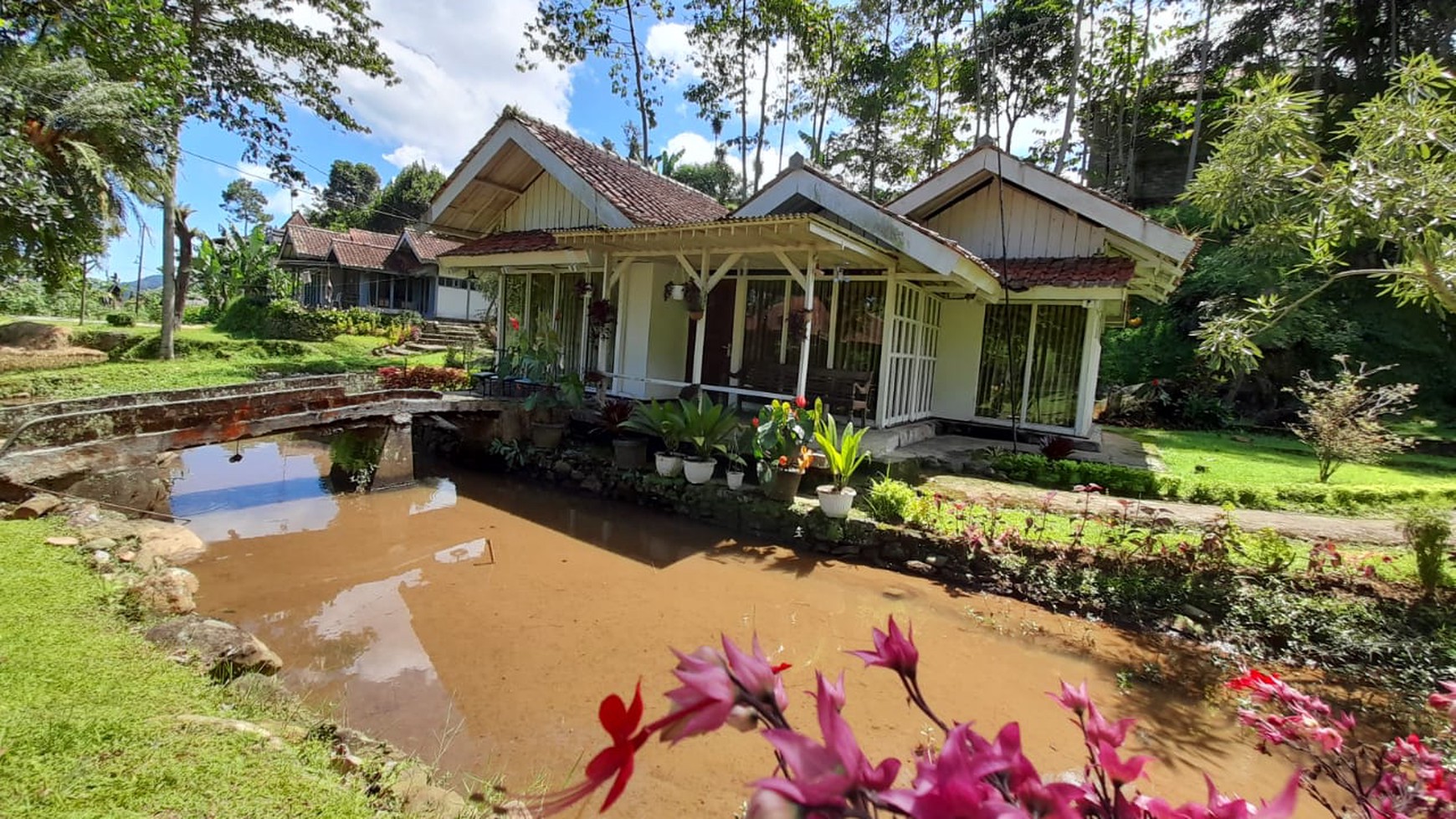 Dijual 6 Villa Beserta Fasilitasnya dan Kawasan Asri @Bogor