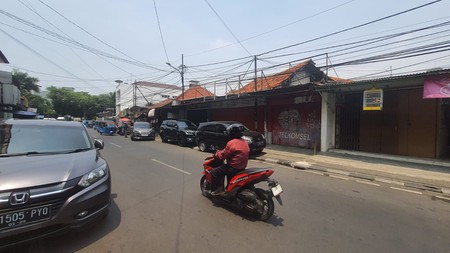 Dijual rumah lama strategis hitung tanah di Jl Paseban Raya - Jakarta Pusat