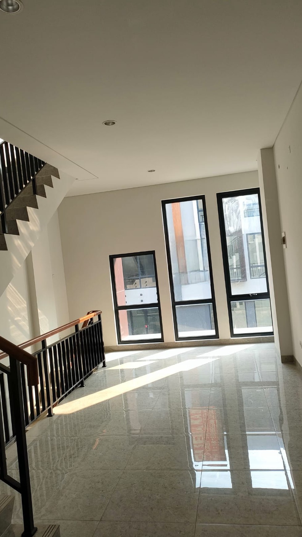 Disewa Ruko BSD campton dekat stasiun intermoda cisauk dan AEON Mall BSD