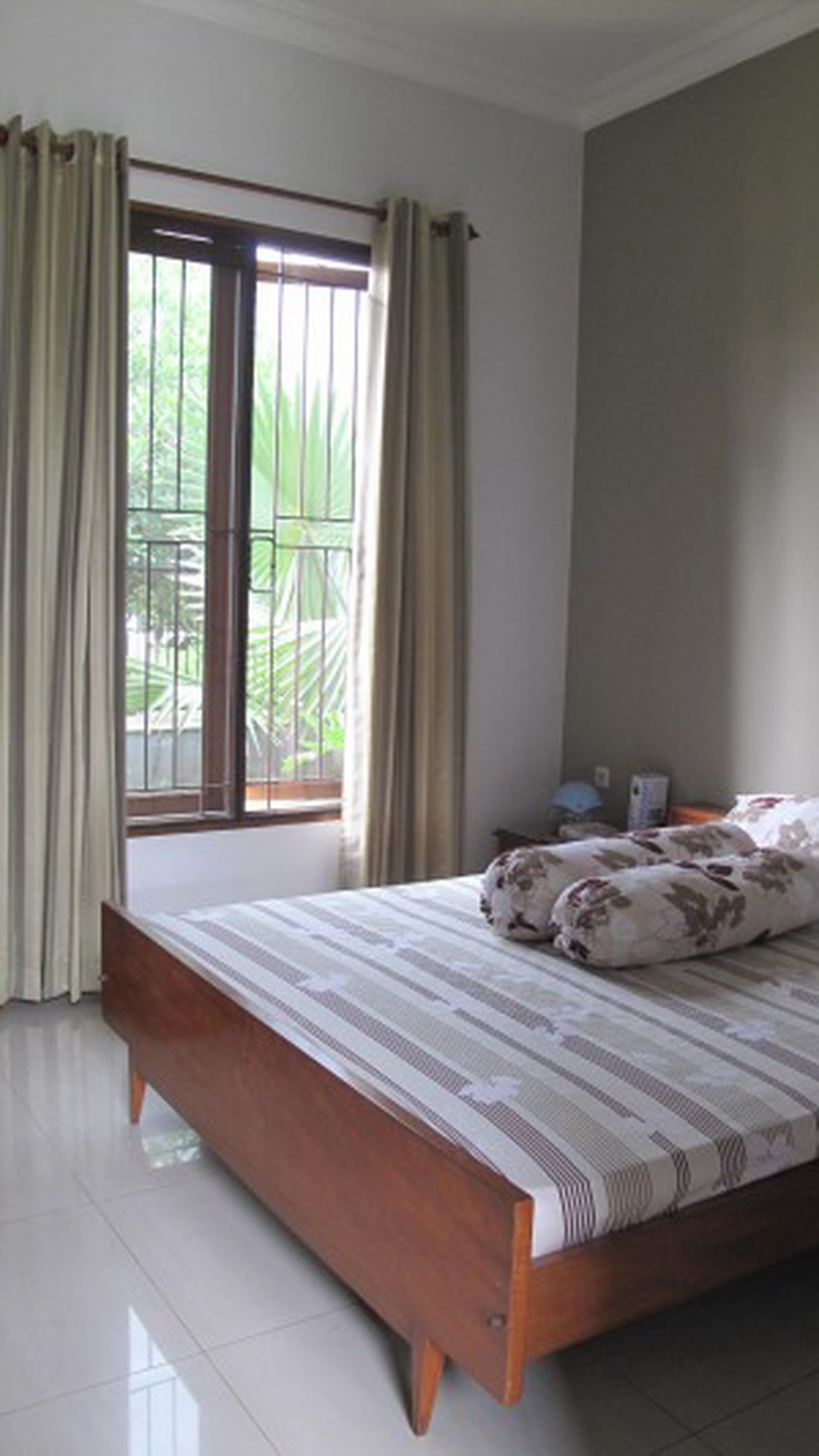 Rumah di Kertamenanggal Surabaya Selatan, Minimalis, Full Furnished, Siap Huni