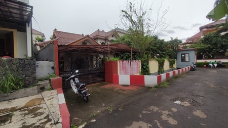 Rumah 2 Lantai di Larangan .