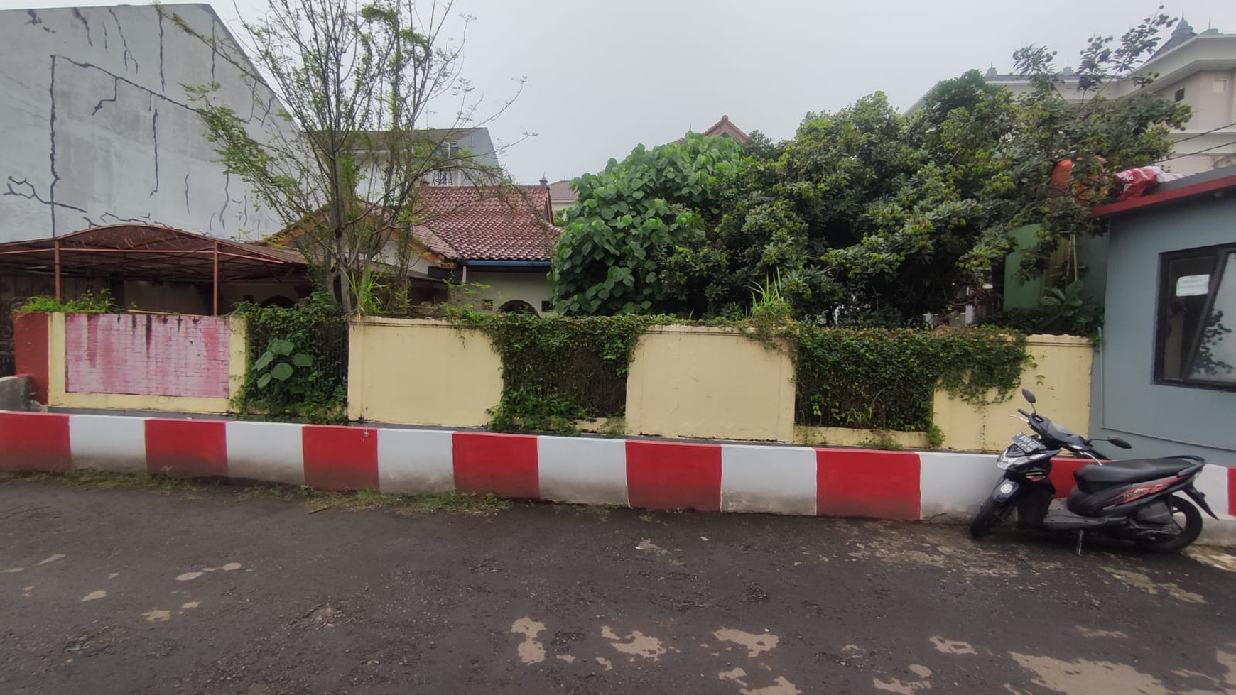 Rumah 2 Lantai di Larangan .