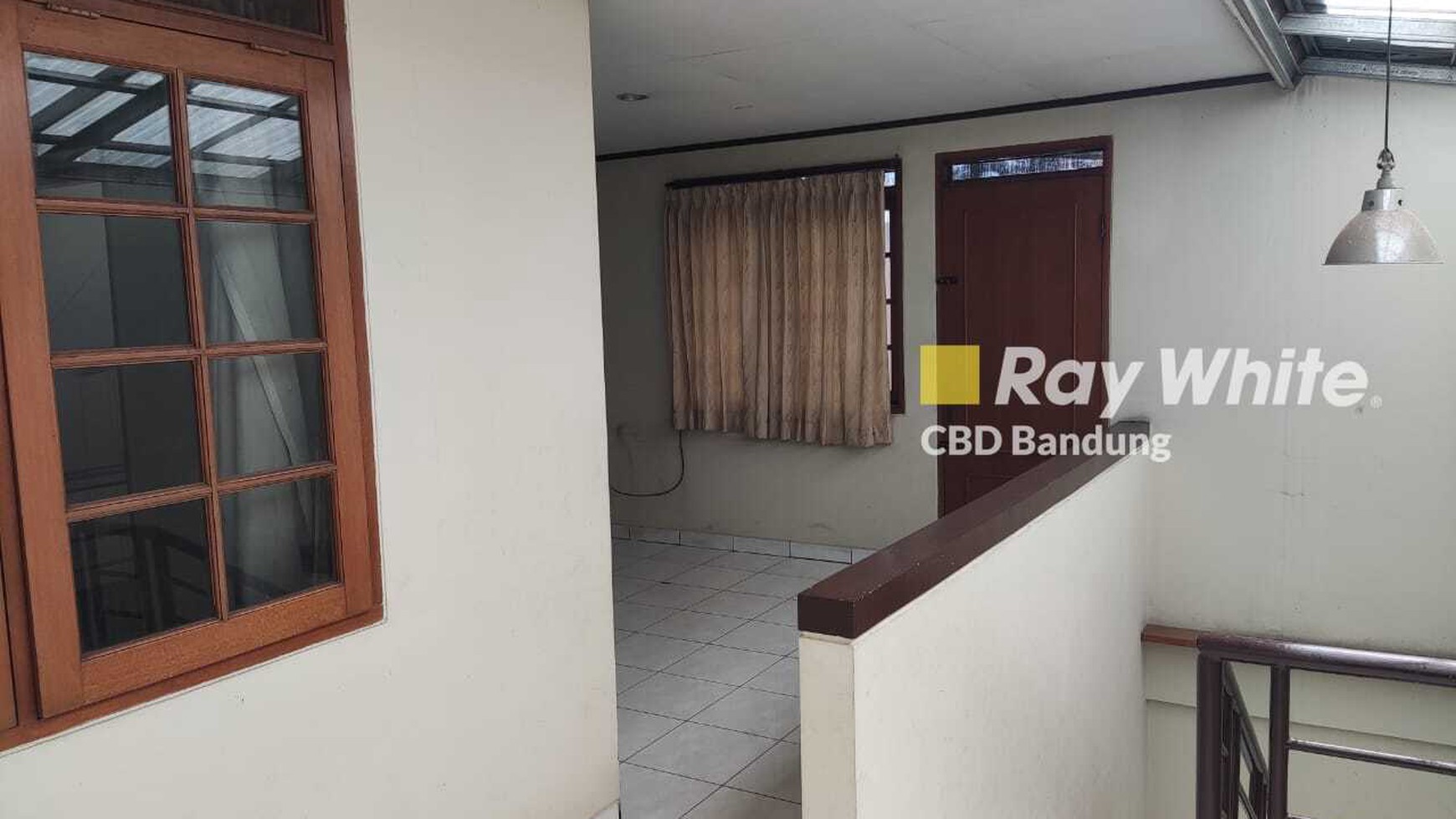 Rumah Nyaman 1.5 Lantai di Sayap Mohammad Toha, Bandung!