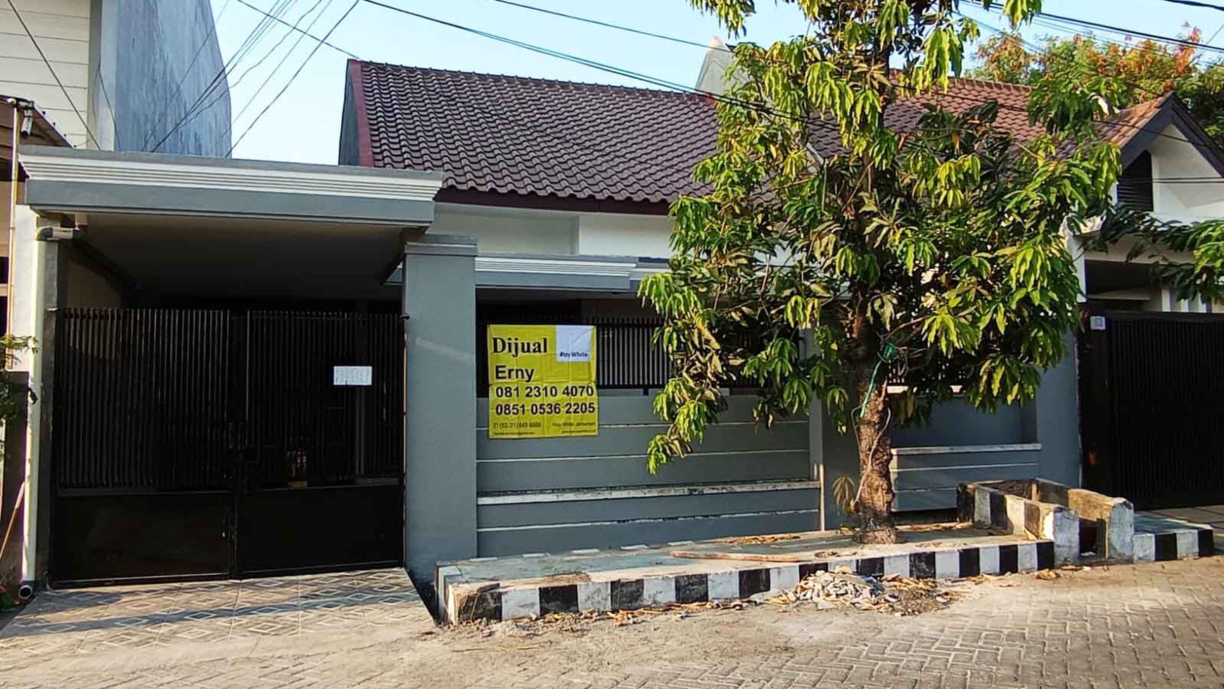 Rumah di Kutisari Indah Utara Surabaya Selatan, Bagus + Terawat, Row Jalan Lebar