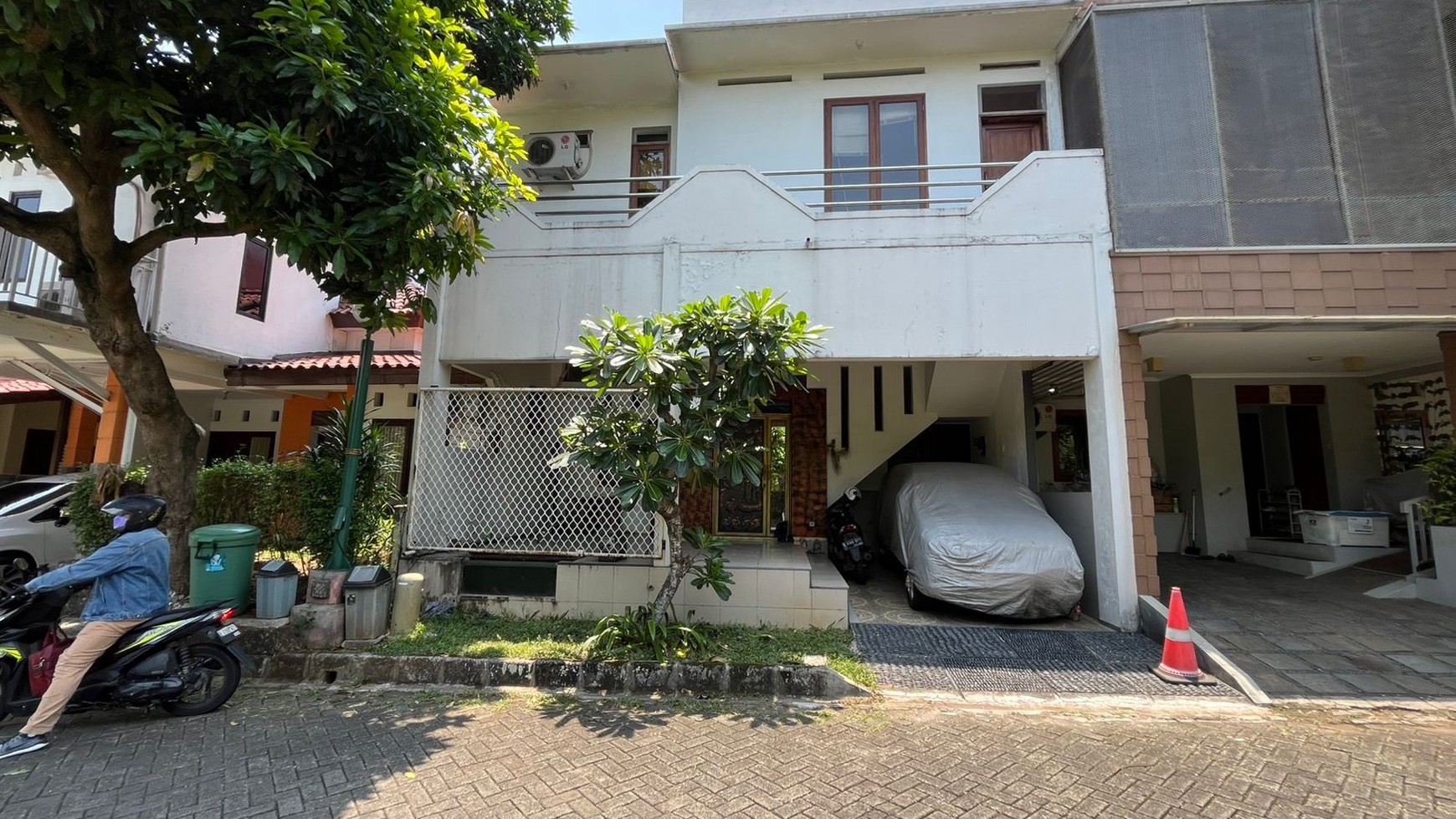 Rumah 2 Lantai dengan Bangunan Kokoh dan Nyaman @Ciputat