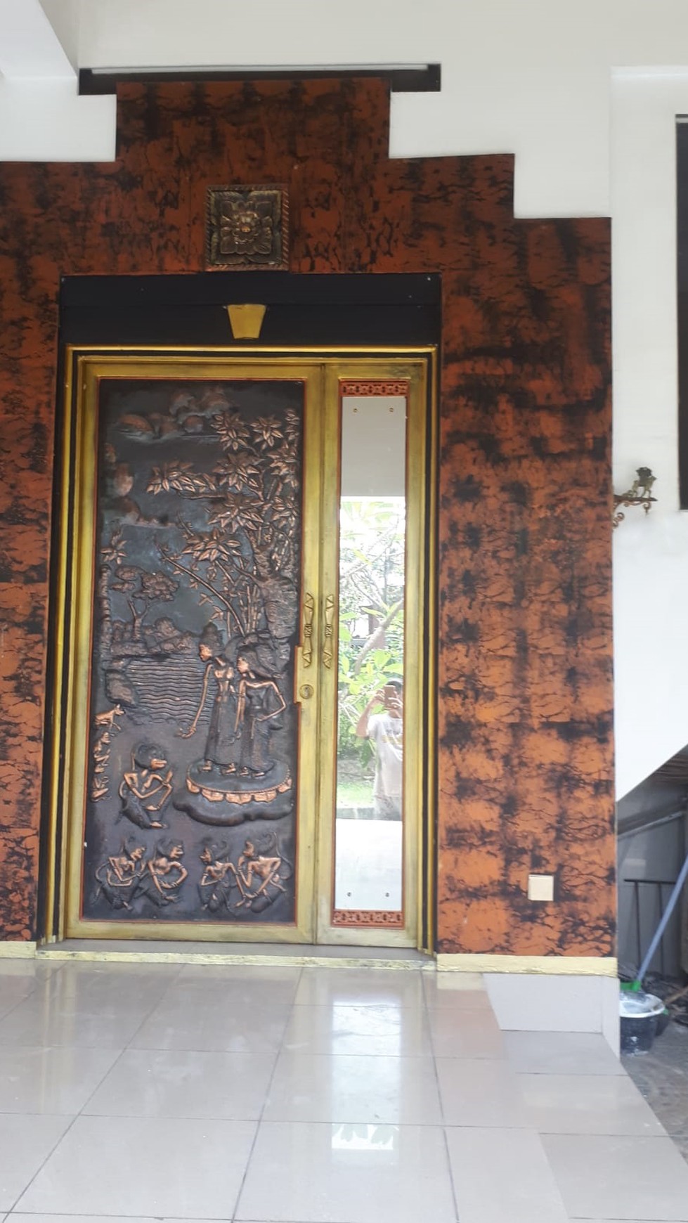 Rumah 2 Lantai dengan Bangunan Kokoh dan Nyaman @Ciputat