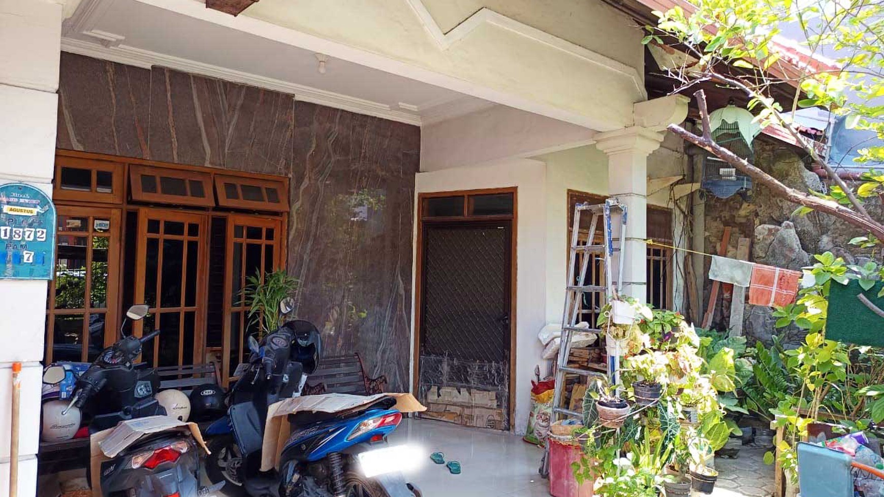 Rumah di Rungkut Mejoyo Utara Surabaya Timur, Bagus + Terawat, Row Jalan Lebar