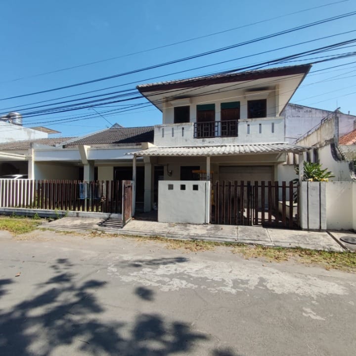 Di Jual Rumah 2 Lantai Dekat SMA Petra, Jemur Andayani, Surabaya Selatan