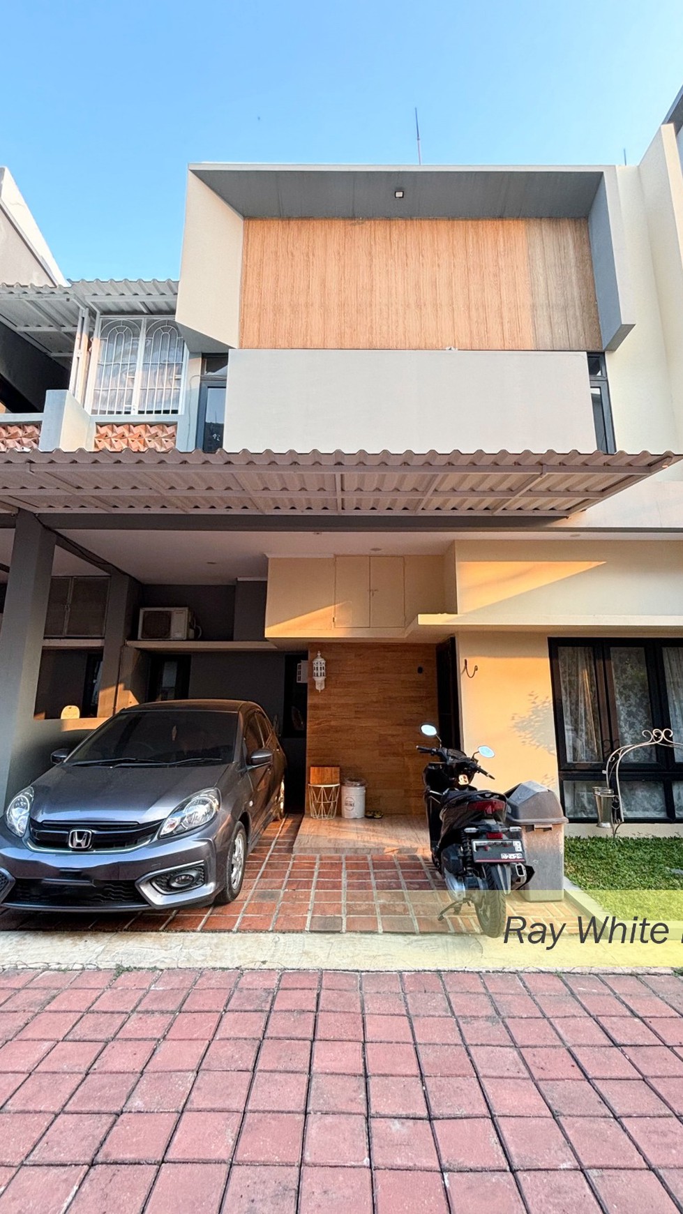 RUMAH MINIMALIS FULLFURNISH DALAM TOWN HOUSE JL UNTA BINTARO, TANGERANG SELATAN #CH