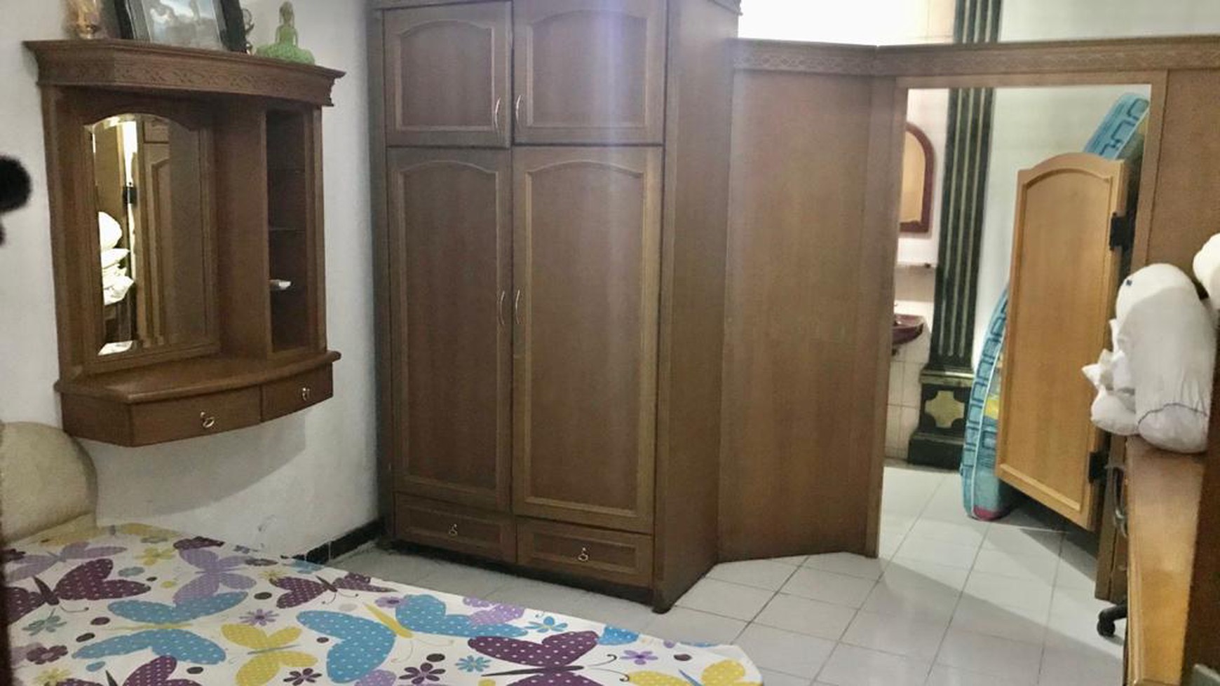 Rumah SHM semifurnish di Harapan Indah Bekasi