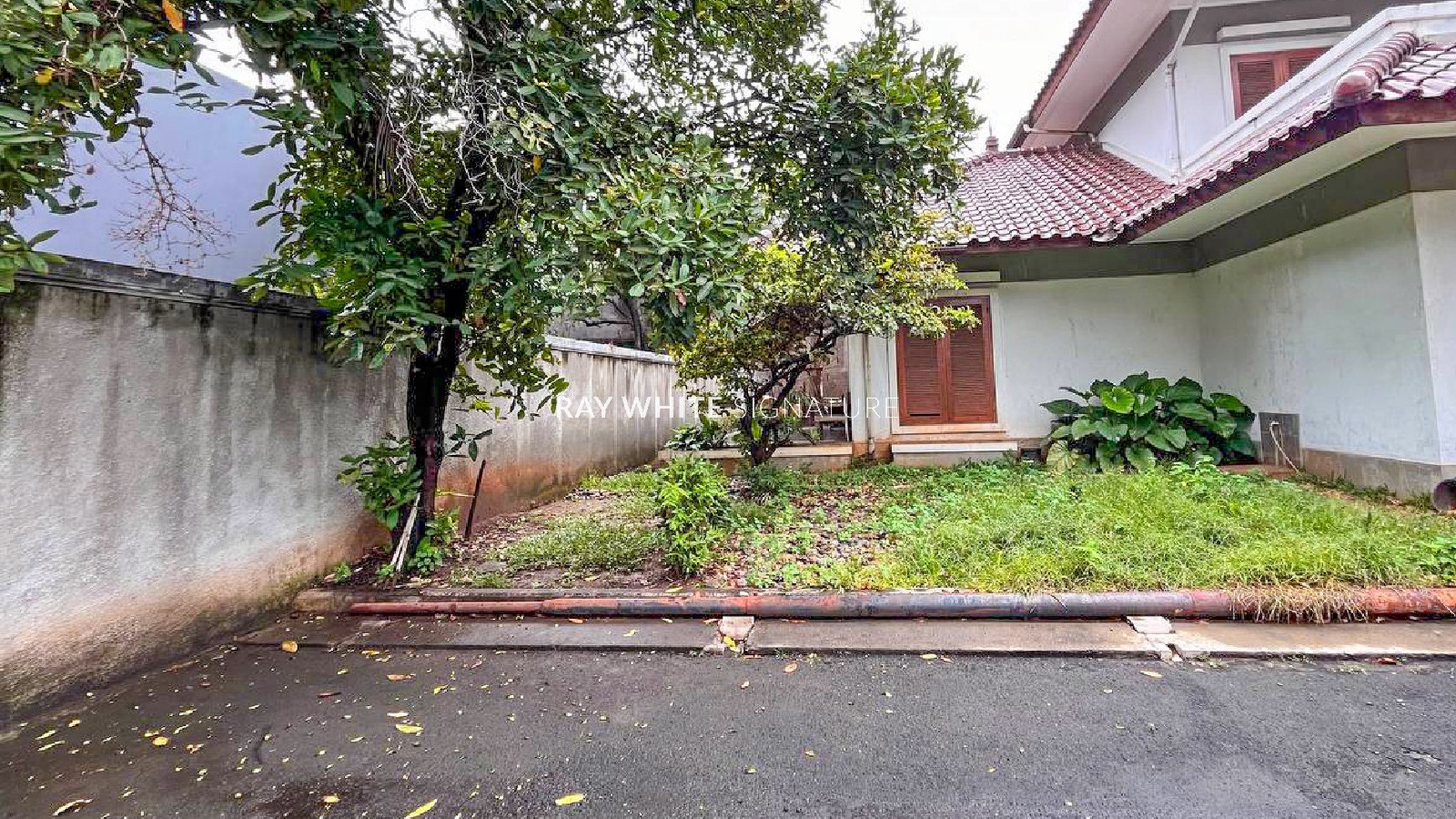 Dijual Rumah Besar di Jl Cilandak Tengah Raya