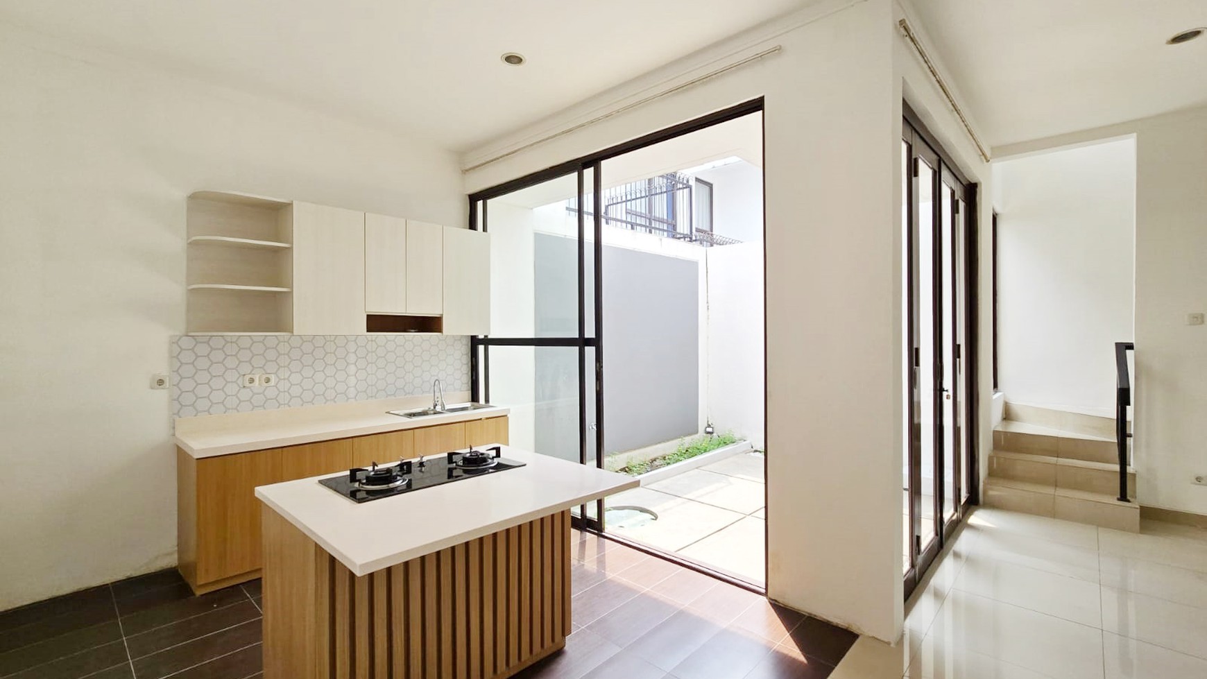 Rumah di Discovery Serenity Bintaro, sudah renov di Sektor 9