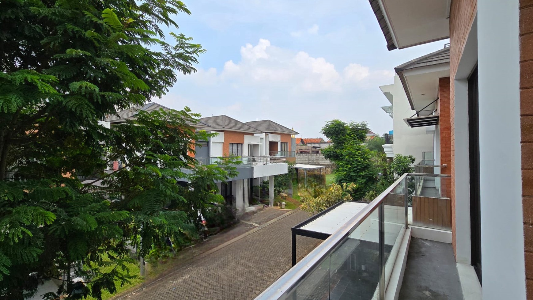 Rumah di Discovery Serenity Bintaro, sudah renov di Sektor 9