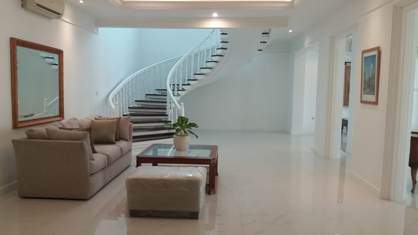 New renovated and luxury house kemang jakarta selatan