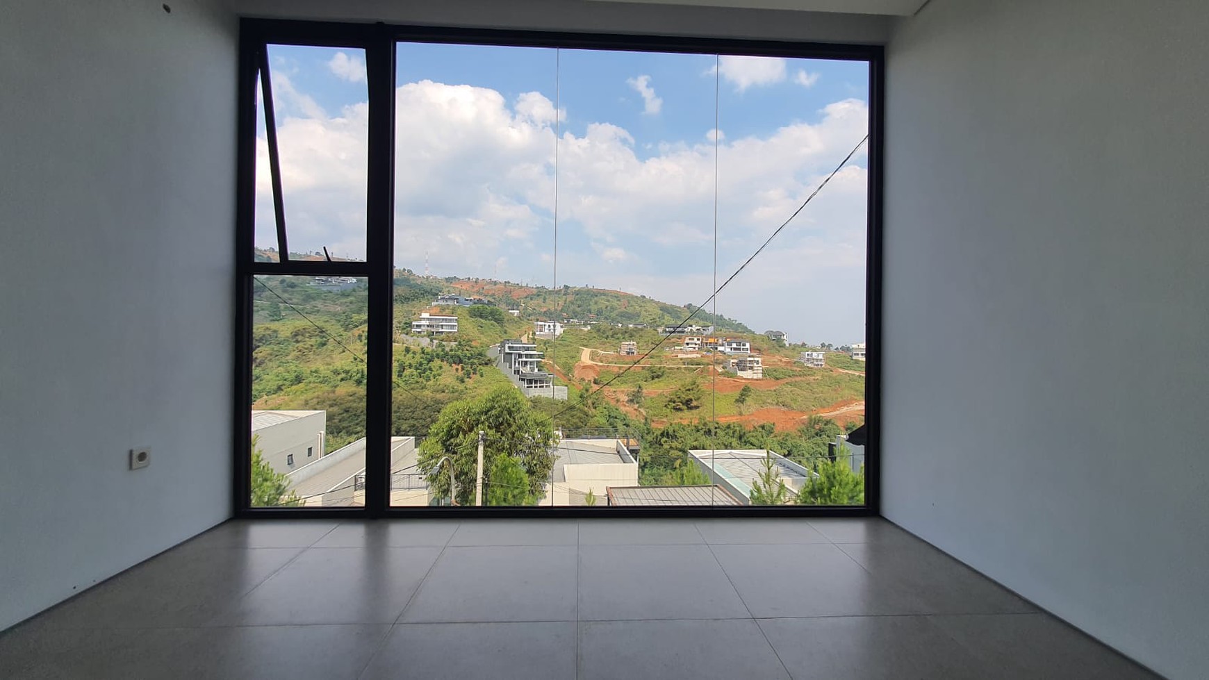 Rumah Asri Terawat di Dago Village Beverly Bandung