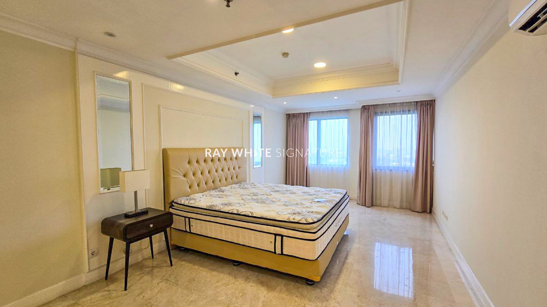 Sewa Apartemen Bukit Golf Pondok Indah Tower B 3 Bedrooms