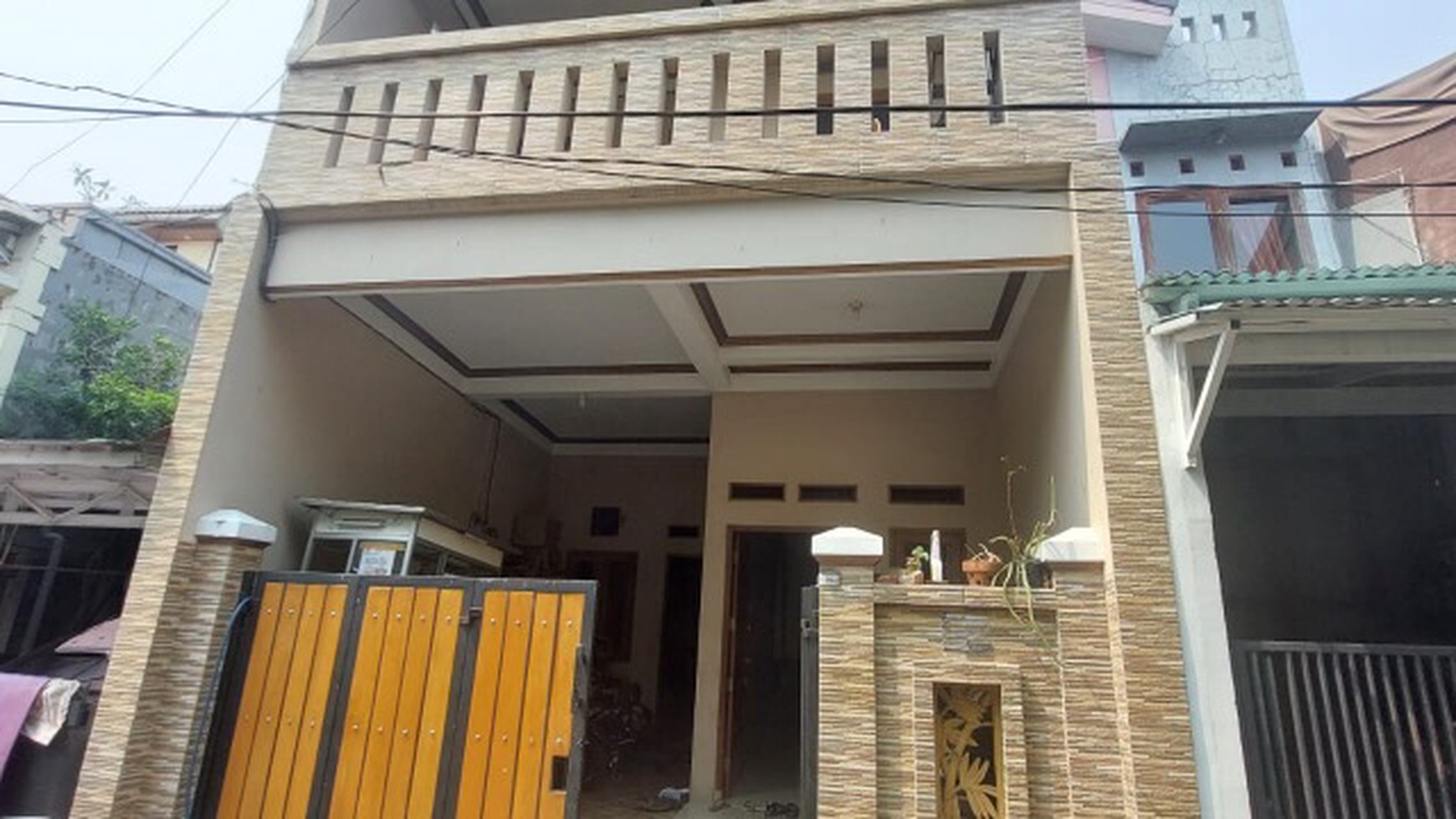 Rumah 3 Lantai di Rawamangun Kayu Putih