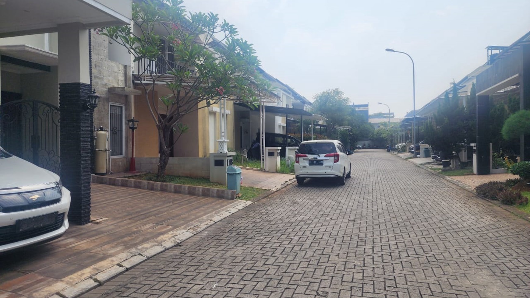 Dijual Rumah 2 Lantai Kondisi Bagus di Premier Park, Modernland - Tangerang