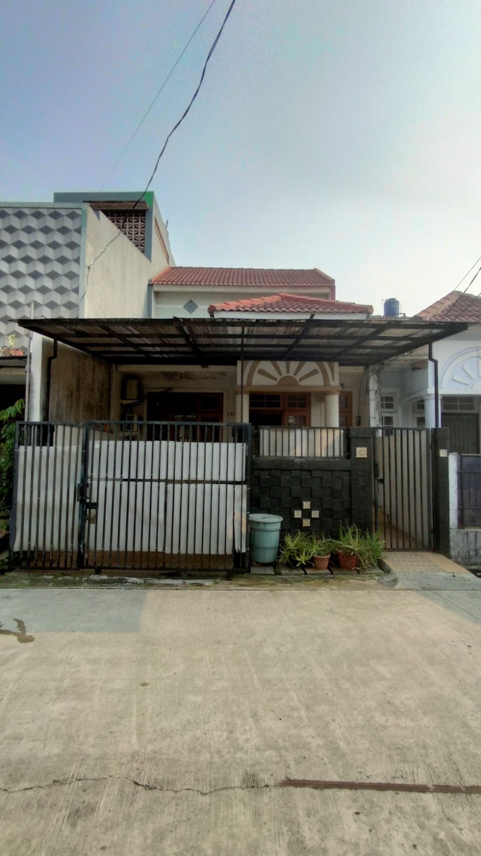 Dijual Rumah 2 lantai di Villa Ilhami Jl. Mina, Islamik Kelapa Dua Tangerang