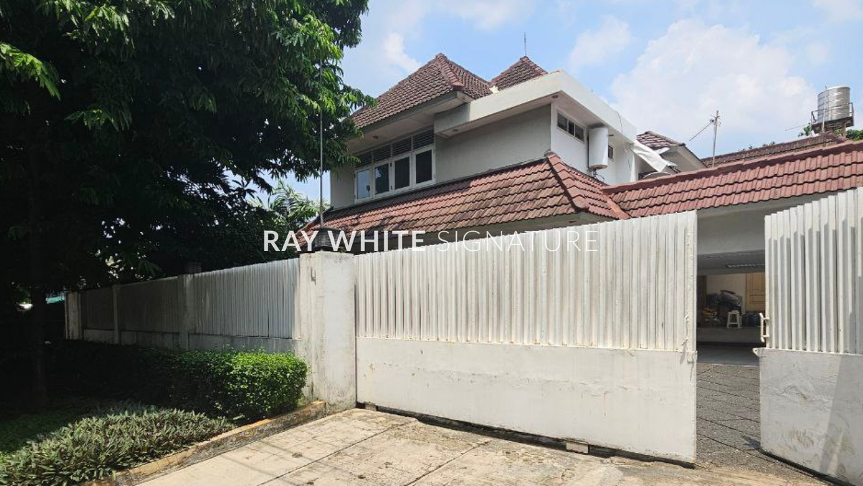 Dijual Rumah Lama Lokasi Bagus di Pondok Indah