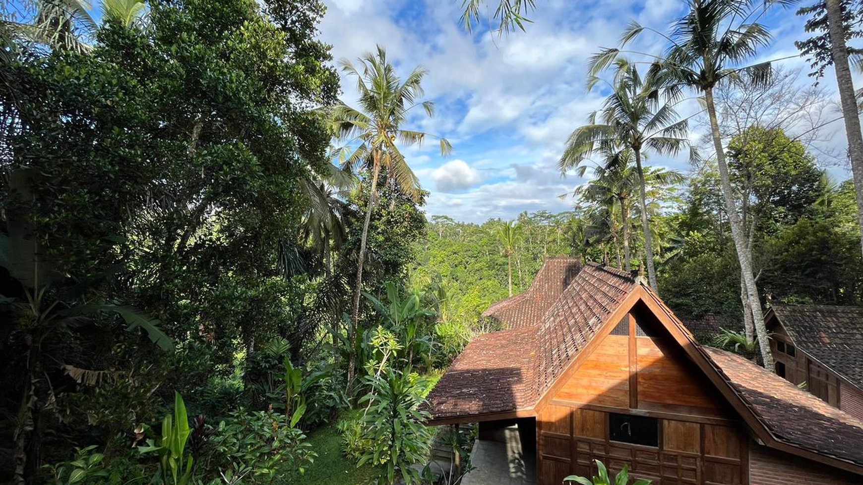 Freehold - Stunning Ubud Property with Breathtaking Valley Views - Ready for Your Personal Touch