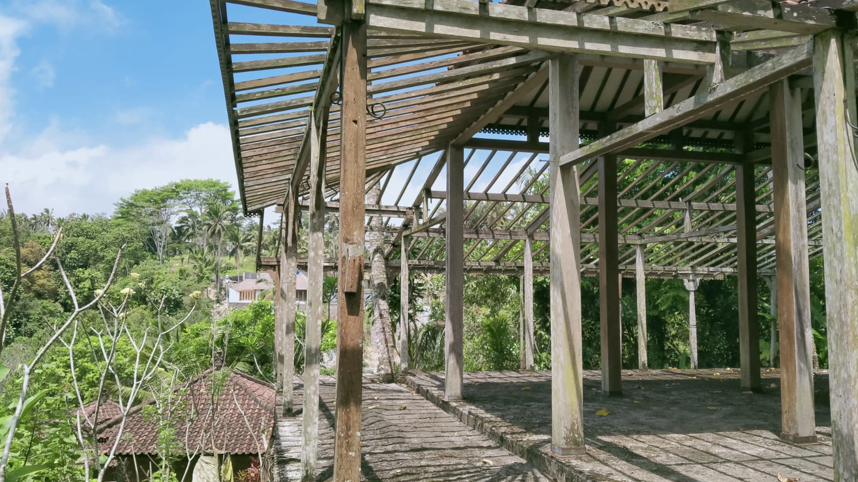 Freehold - Stunning Ubud Property with Breathtaking Valley Views - Ready for Your Personal Touch