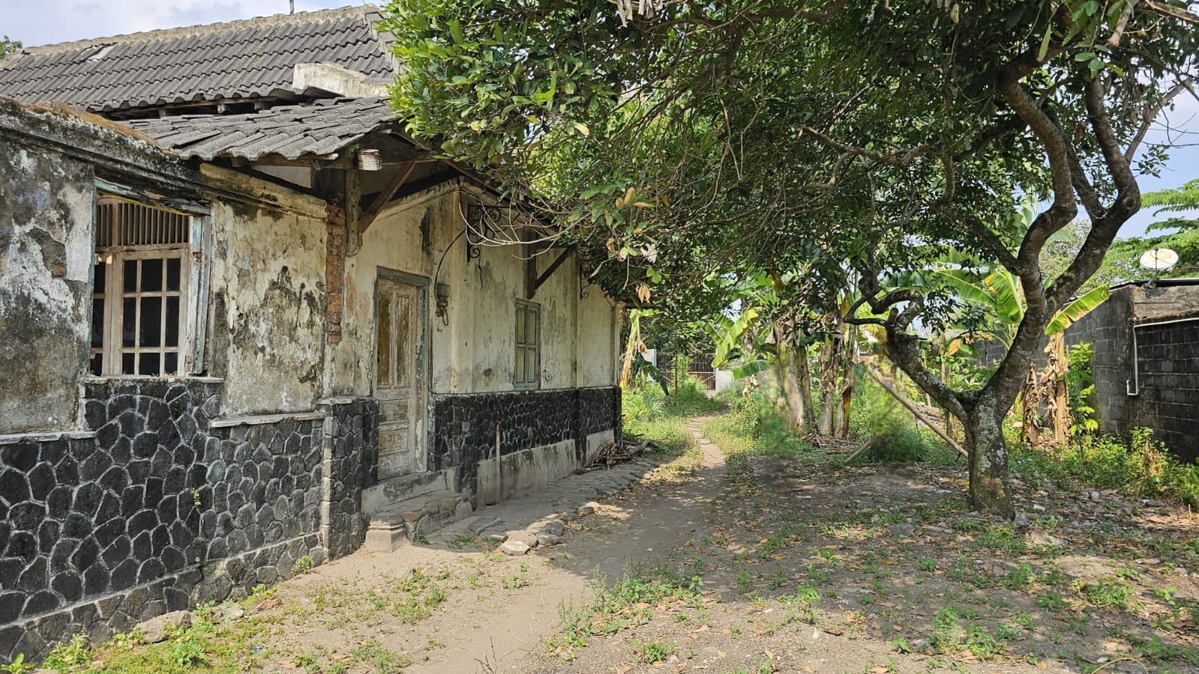 Tanah 858 Meter Persegi Di Jl Raya Keniten Dekat Lampu Merah Bogem &  Prambanan