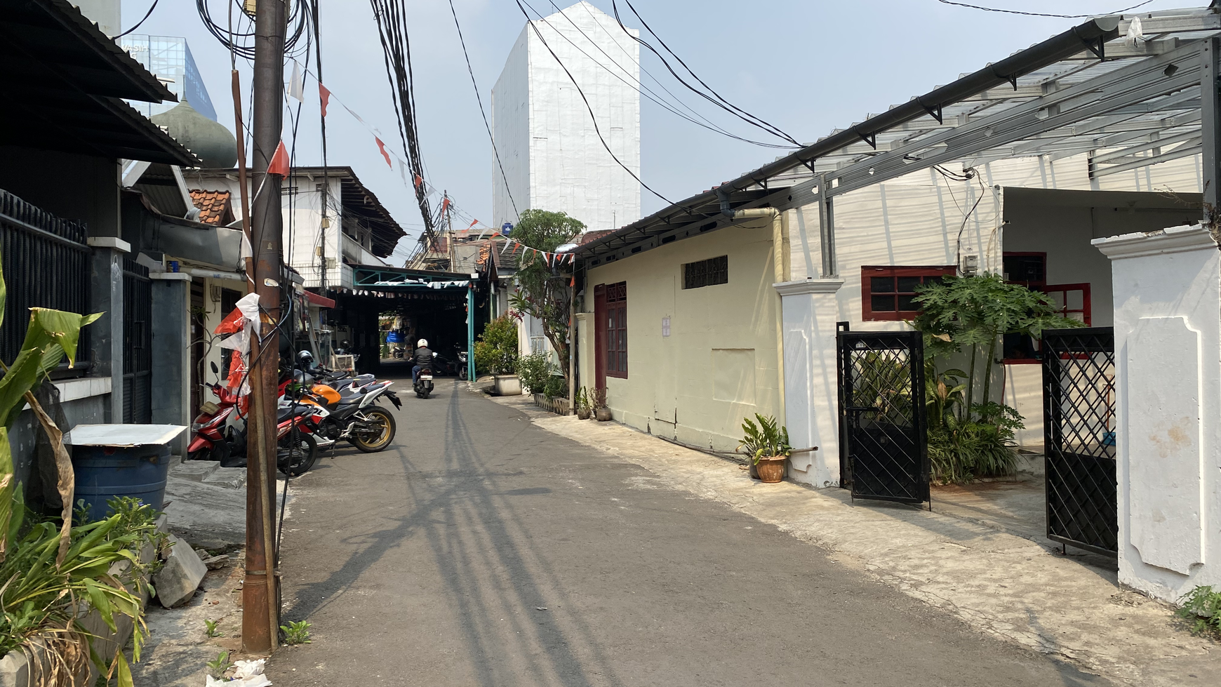 Rumah Lama  2 menit dari Imigrasi Jakarta Selatan