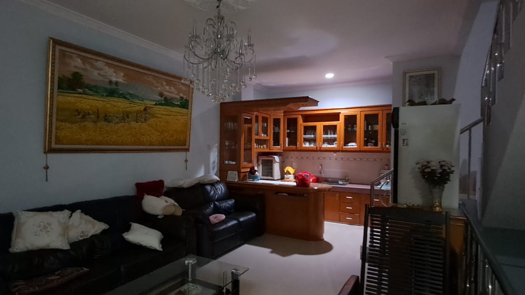 Dijual rumah full furnished di muara karang