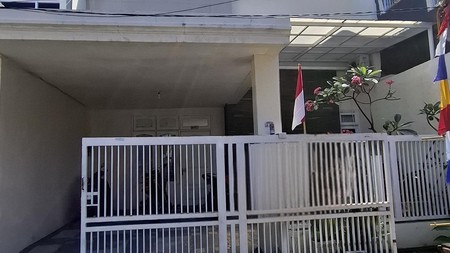 Dijual Rumah Siap Huni di Mulyosari Tengah