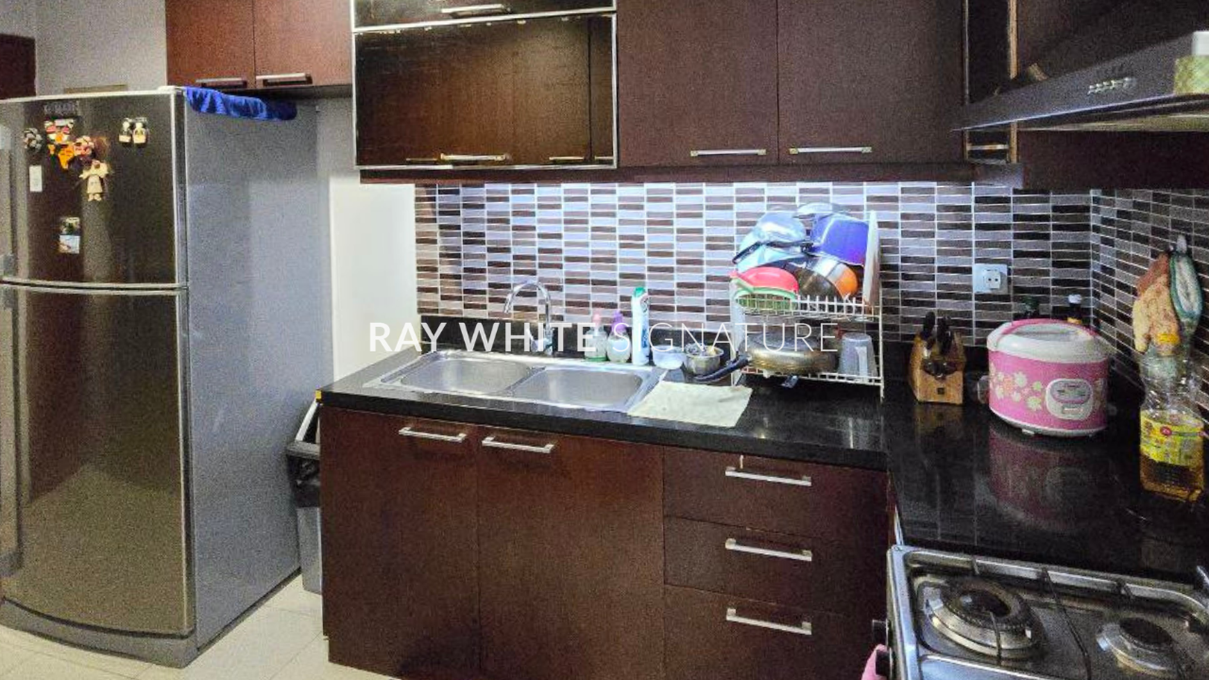 Dijual Apartemen Permata Hijau Residence lantai rendah 3 bedroom semi furnished