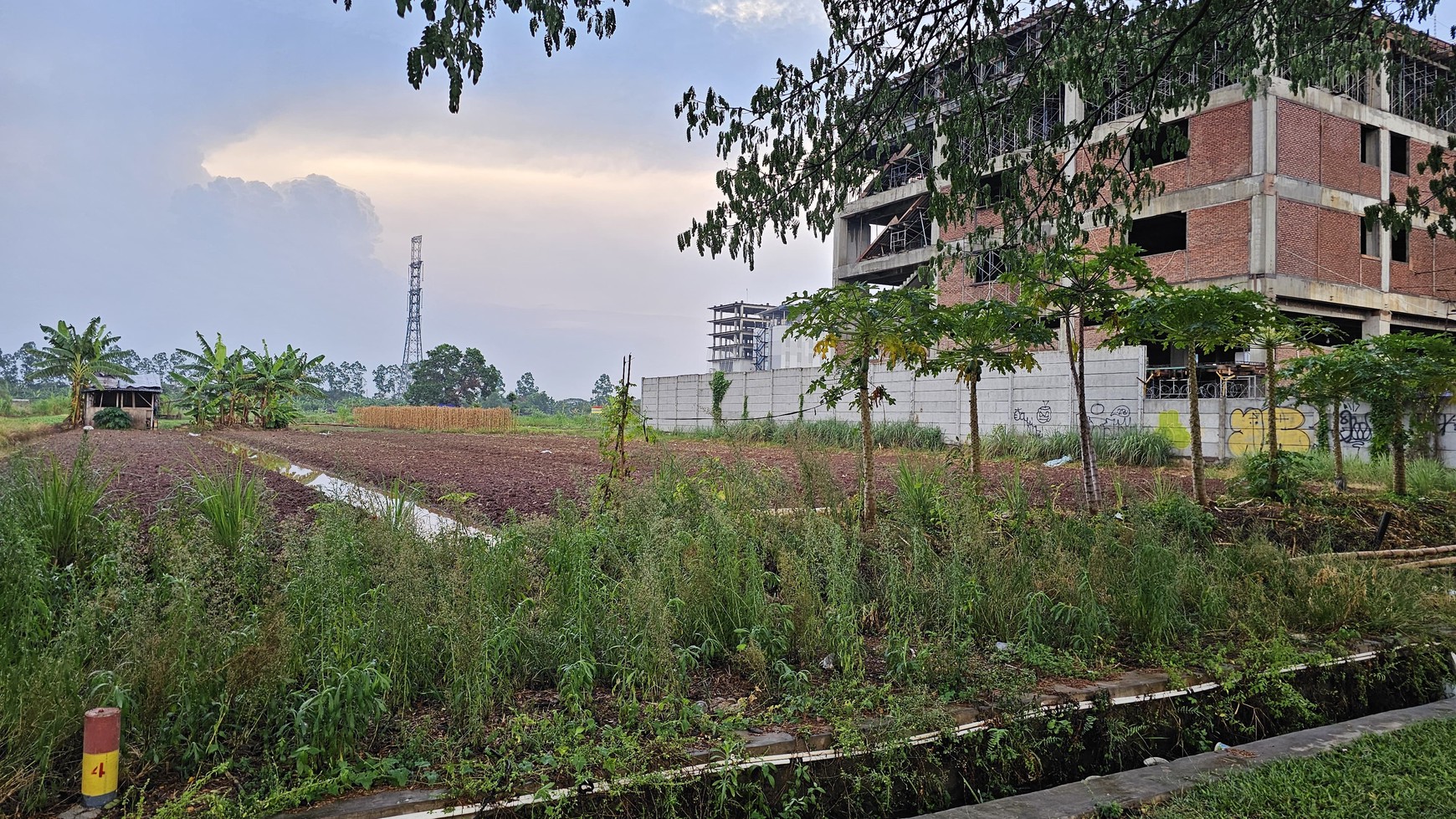 Dijual Kavling Commercial lokasi istimewa di Kota Harapan Indah, Bekasi