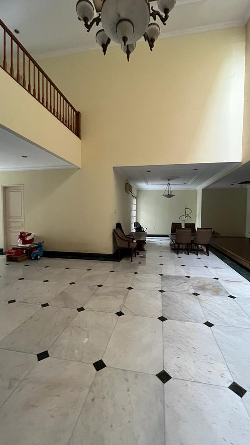 RUMAH DIJUAL JALAN MENDAWAI KEBAYORAN BARU JAKARTA SELATAN