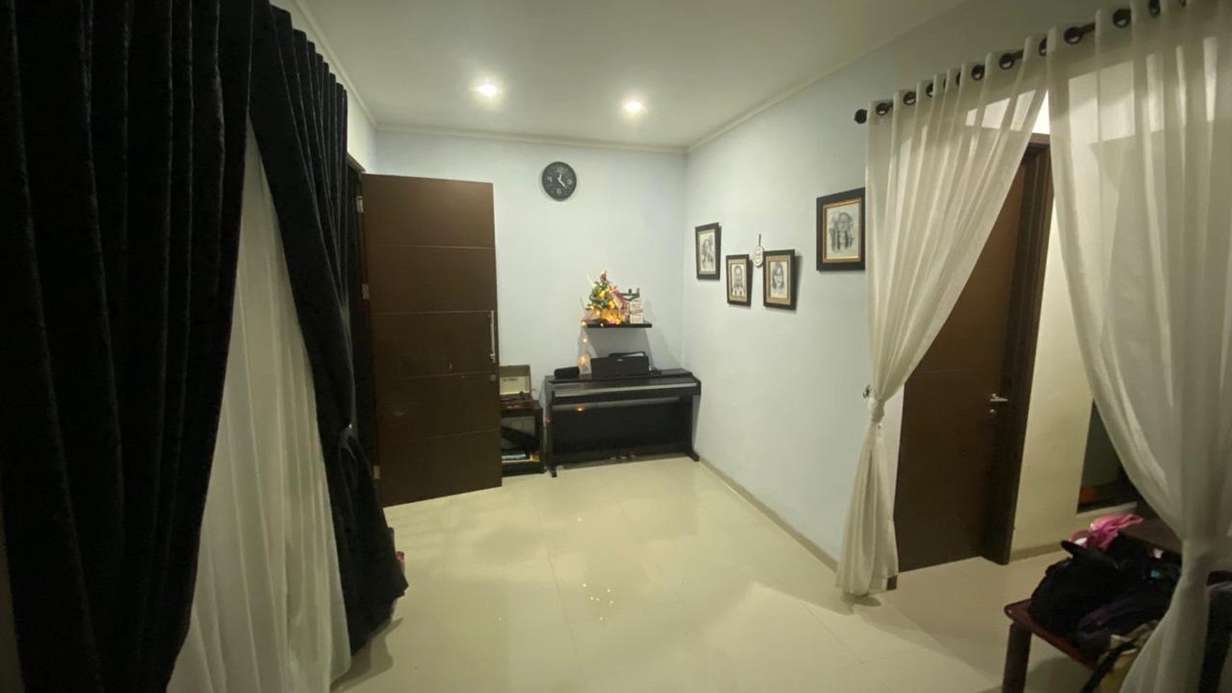 Rumah Minimalis, 2 lantai, dalam Cluster di Graha Bintaro