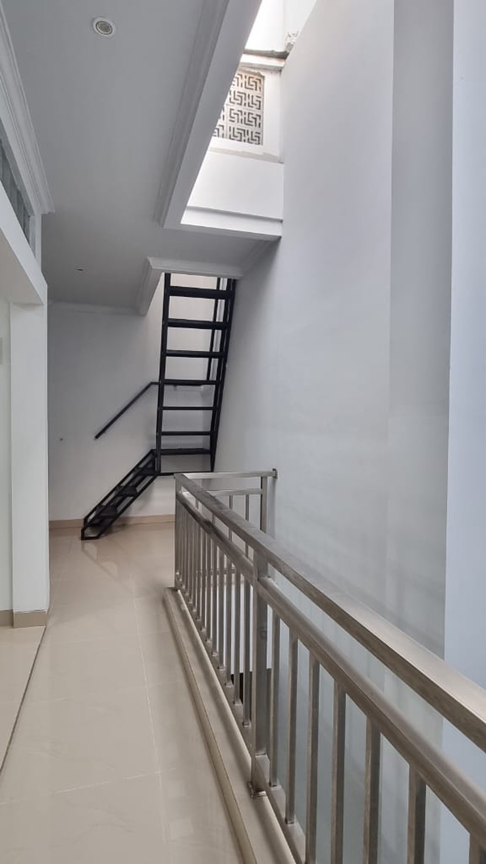 Rumah Cantik Full Renovasi dan Siap Huni @Bintaro Sektor 9