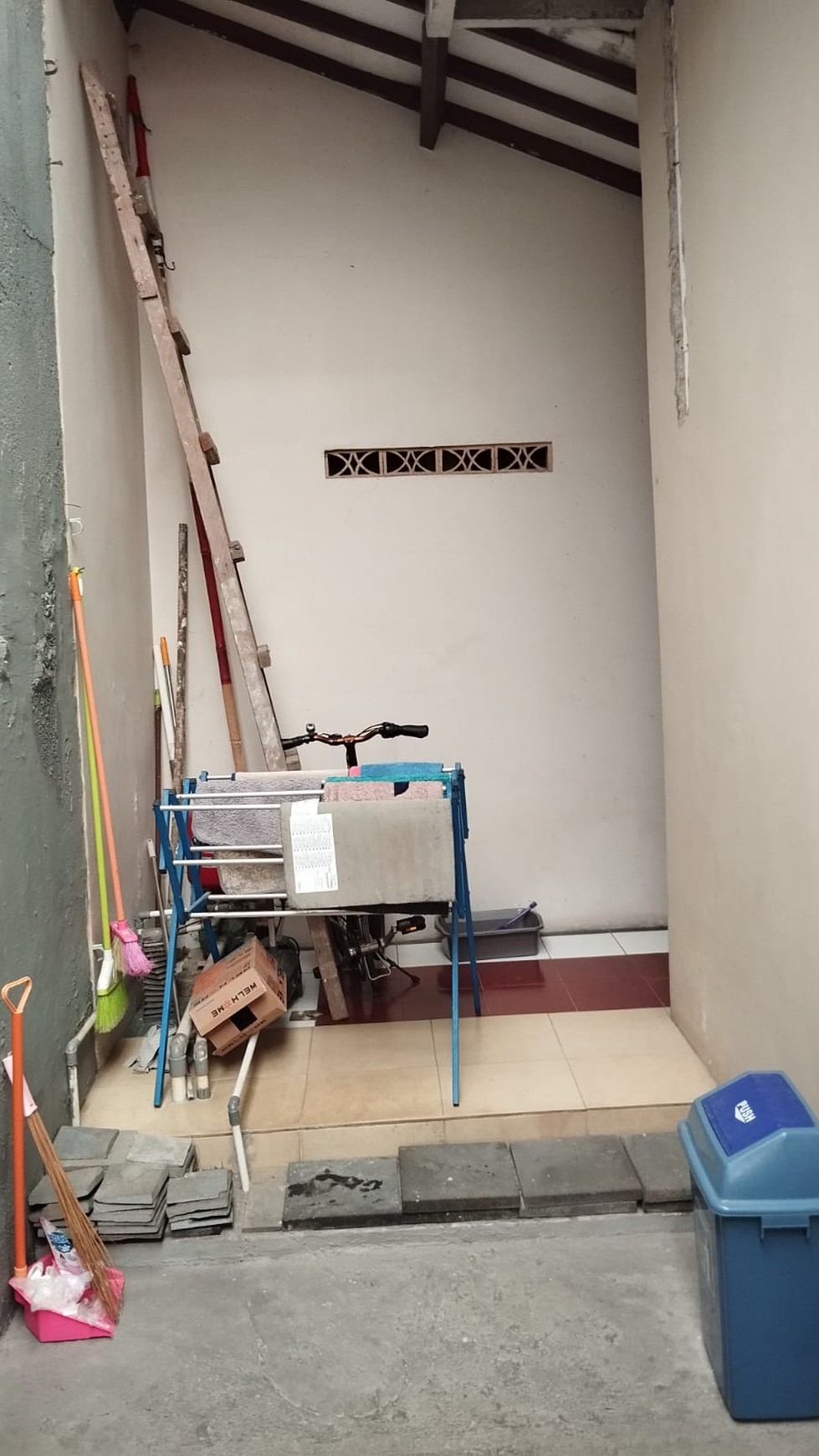 Rumah di jalan bidar raya kelapa dua tangerang lokasi sangat dekat sekolah dan mall 